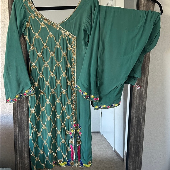 Vibrant Green Dress with Colorful Dupatta Indian suit Punjabi suit party outfit - Picture 1 of 6